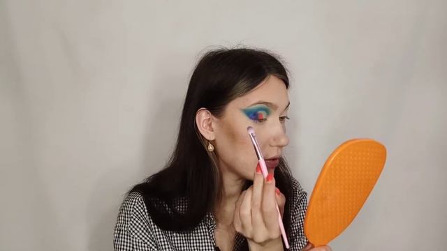 Яркий макияж тенями BEAUTY BAY смотреть онлайн