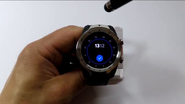 Будильник в смарт-часах Mobvoi TicWatch смотреть онлайн