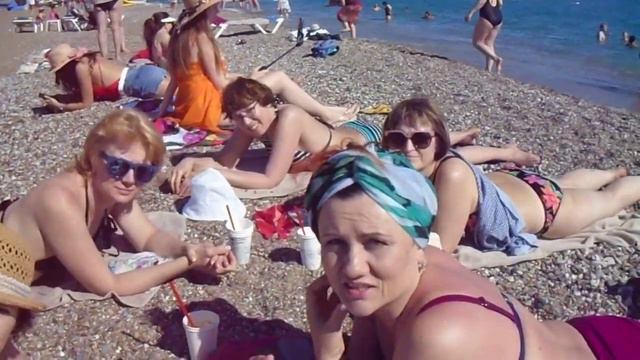 Интервью на пляже смотреть онлайн