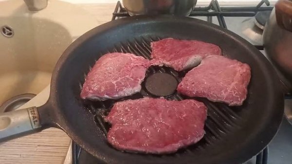 Стейк велл-дан well done на сухой сковороде