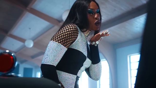 Tyga - Earthquake Ft. Iggy Azalea & 50 Cent & Ludacris (Music Video) 2024