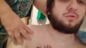 МАМА МЕНЯ МОЕТ В ВАННОЙ МНЕ 21 ГОД И Я НЕ УМЕЮ МЫТЬСЯ САМ