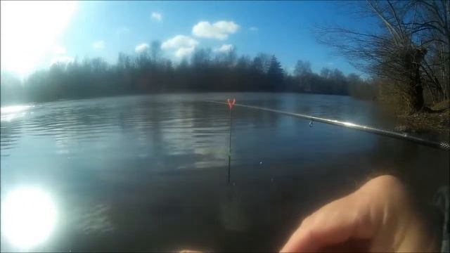 Рыбалка на поплавок во время слома погоды смотреть онлайн