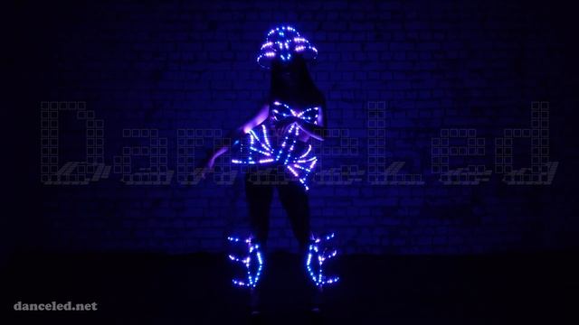 Светодиодный пиксельный костюм: портупея, корона, поножи /LED pixel suit: swordbelt, crown, greaves смотреть онлайн