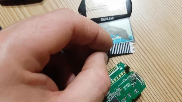 Замена дисплея на брелке от сигнализации