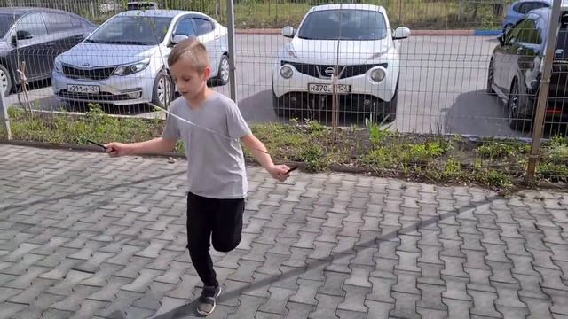 Прыжки на скакалке с вращением назад смотреть онлайн
