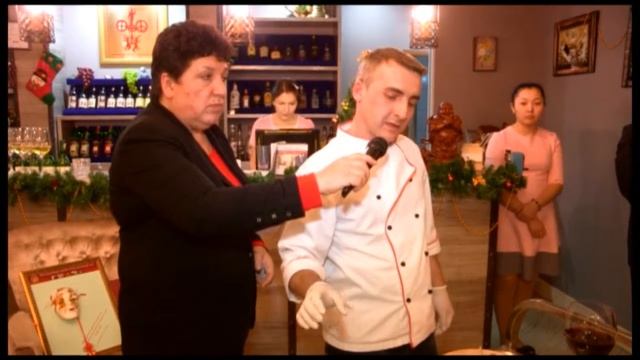Мастер-класс от шеф-повара ресторана "Amore Mio" - Груша в карамели из вина. смотреть онлайн