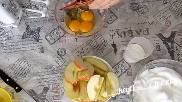 Шарлотка с яблоками ПП рецепт смотреть онлайн