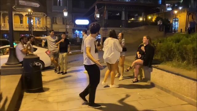 Парни Танцуют Красочно С Русскими Девушками В Тбилиси Дарида Чеченская Лезгинка 2022 ALISHKA Darida смотреть онлайн