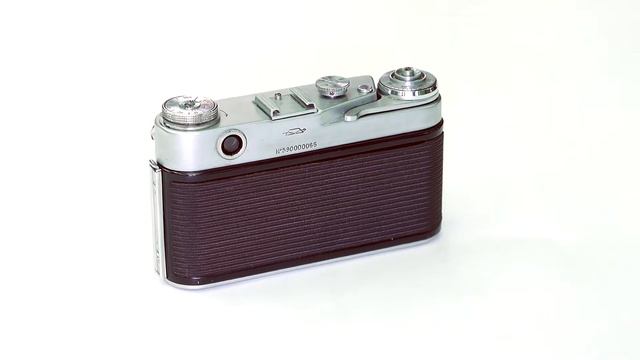 Фотоаппарат Зоркий 6 (знак синхроконтакта молния - красного цвета) СССР 1959 год смотреть онлайн