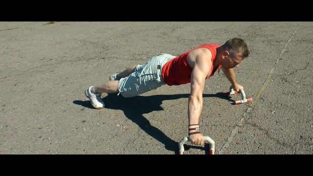 СУПЕР отжимания!!! Что будет, если отжиматься на упорах? смотреть онлайн