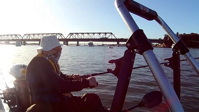 Testing Jonny Boat with 2HP Honda Outboard смотреть онлайн