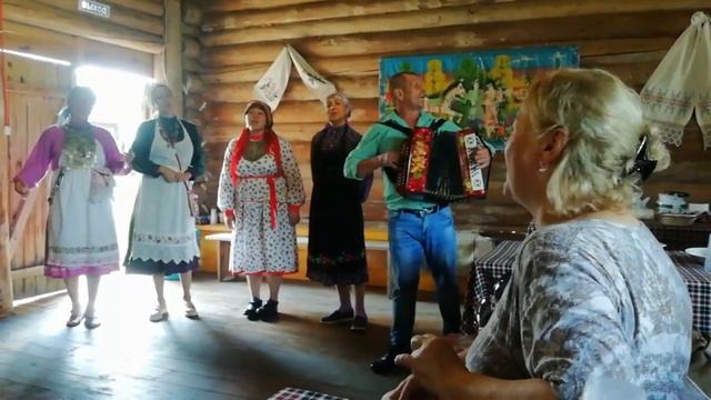Лудорвай. Обед с песнями под гармошку смотреть онлайн