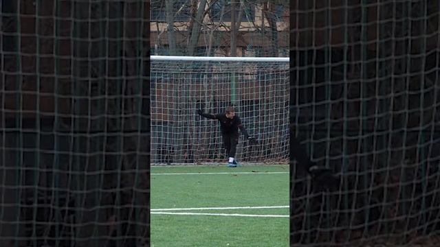 УДАРОМ ЛОМАЕТ РУКИ смотреть онлайн