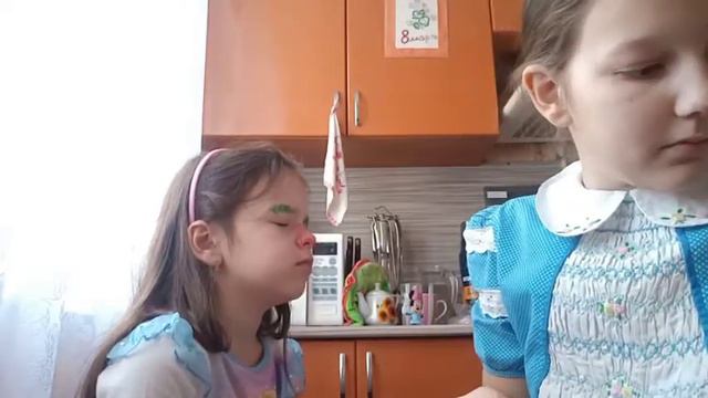 Покрасила сестрюшку!? Мы в тренде? Что сейчас в тренде?😂😂😂🥰🤪🐦🐦🤩 смотреть онлайн