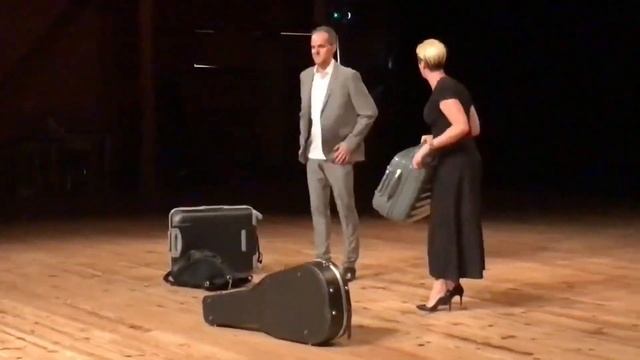 La crise (Coline Serreau) in lingua Corsa / Feu la mère de Madame (Georges Feydeau) смотреть онлайн