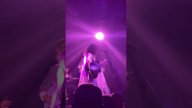 Zella Day - Almost Good Live in LA смотреть онлайн