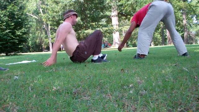 Juju e Condor joguinho no parque (Capoeira Angola Liberation Movement/CALM/RVA) смотреть онлайн