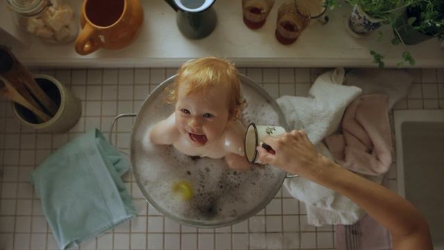 ERGO страхование родителей маленьких детей 2016 смотреть онлайн