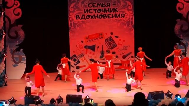 Первый вальс смотреть онлайн