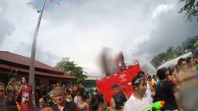 Сонгкран 2015 брандспойт