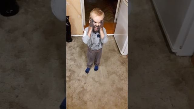 Малыш и краски или Пальчиковые краски - часть 1 смотреть онлайн