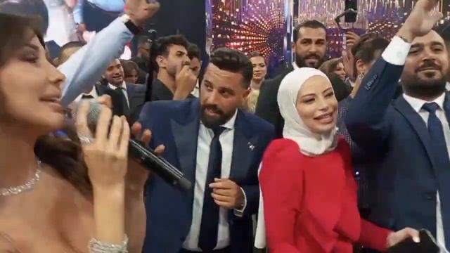 Nancy Ajram in Wedding Party - Ah w Noss | نانسي عجرم في حفل زفاف смотреть онлайн