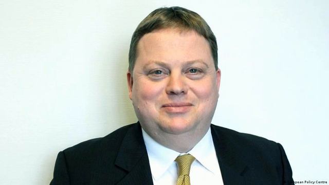 Brexit: the view from Brussels, with Fabian Zuleeg смотреть онлайн