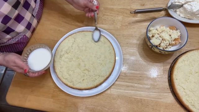 Бисквитный Торт украшенный ягодами Очень вкусный!?? смотреть онлайн