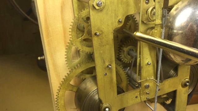 How to put a pendulum clock in beat смотреть онлайн