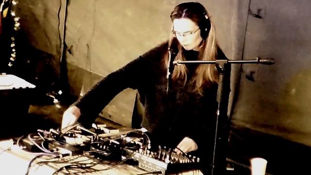 Hunger Games - Improvisation by Georgina Brett (live @ Cosmic Puffin Festival 2014) смотреть онлайн