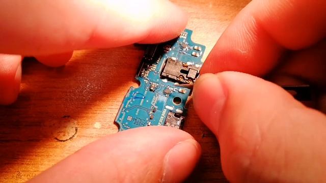 Samsung A30 не заряжается смотреть онлайн