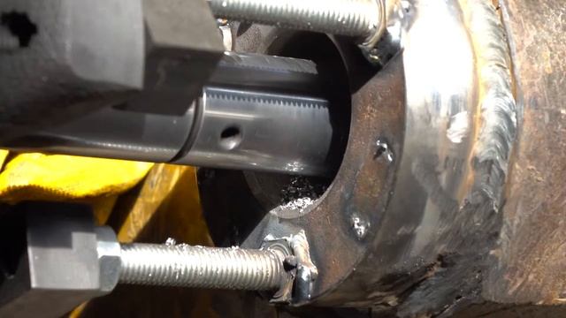 Ремонт стрелы фронтального погрузчика CAT 966H смотреть онлайн