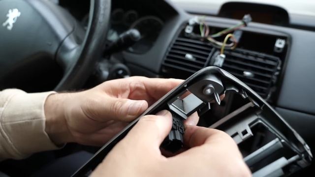 How To Remove The Hazard Light Switch And Central Air Vents - #Peugeot 307