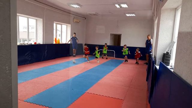 Город-Герой Керчь, сын играет в футбол, 07.03.2022 смотреть онлайн