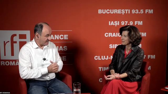 Laurence Auer – Ambasadoarea Frantei vine din viitor смотреть онлайн