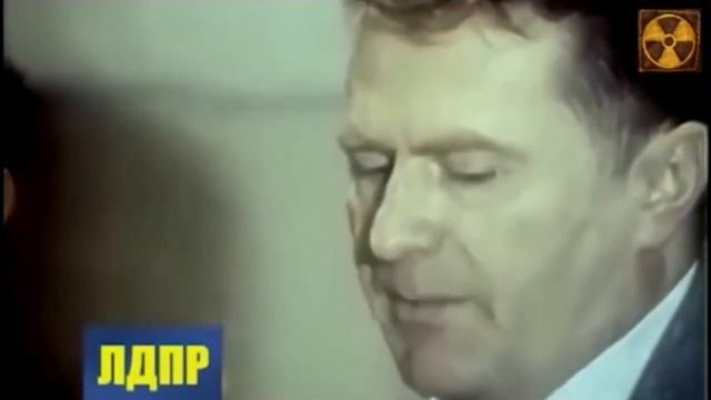 МОГИЛА ЖИРИНОВСКОГО / Новодевичье кладбище / Куча венков смотреть онлайн