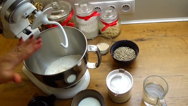 Chlebek Ziołowy Ze Słonecznikiem, Pachnący I Pyszny. Idealny Na Kanapki. #chleb #ziołowy #nakanapki