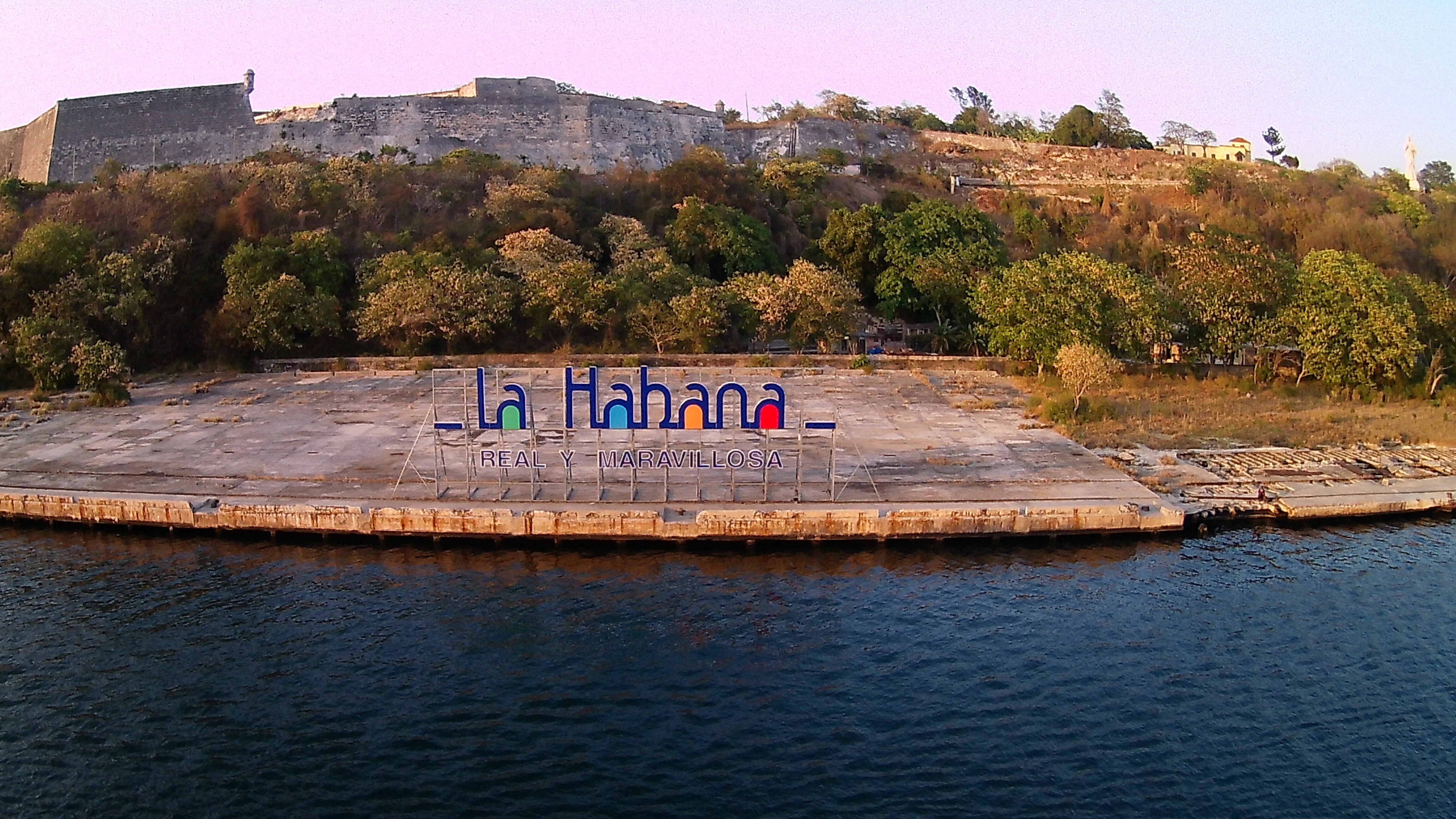 Куба - Гавана. Стоянка в Порту и выход в Море. / Havana - Cuba. Tanker vessel stay in the port. смотреть онлайн