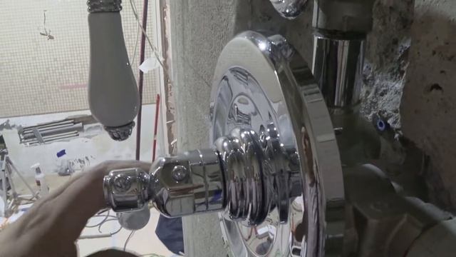 Монтаж внутреннего блока термостата с запорным вентилем. Сантехнические работы смотреть онлайн