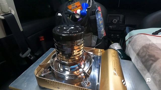 HOW TO STAY WARM IN WINTER WHILE CAMPING or LIVING IN A CAR | CC смотреть онлайн