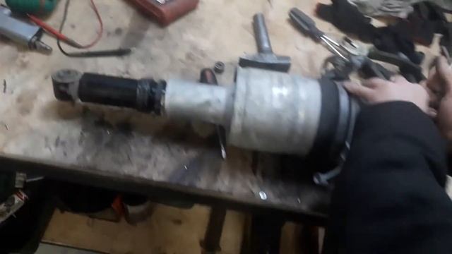 Разобрать пневмостойку дело нескольких минут. Часть 2 пневмостойка Туарег НФ смотреть онлайн