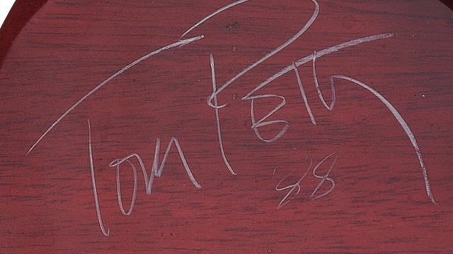Legendary Gibson SG Guitar Highlights Heritage Collection of Tom Petty Treasures смотреть онлайн
