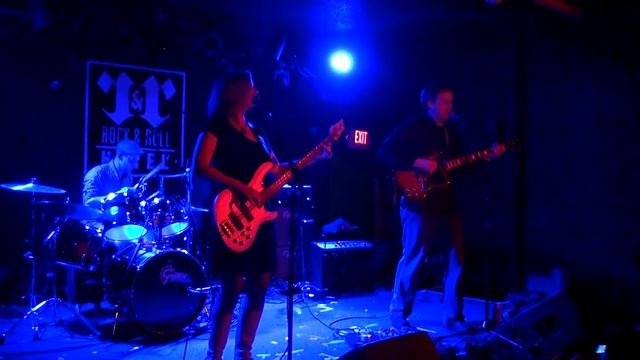 "Blue Pinto" смотреть онлайн