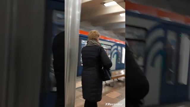 поезд Москва уезжает со станции Октябрьское поле смотреть онлайн