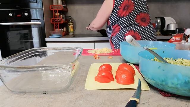 Мясная запеканка с кабачками, помидорами и сыром. Вкусный обед ПП. смотреть онлайн