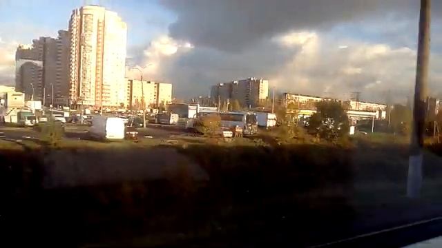 Панорамы в правое окно поезда идущего на Витебский вокзал. Золотая осень. Санкт-Петербург 13.10.202 смотреть онлайн