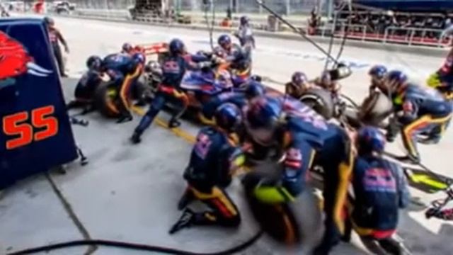 Sebastian Vettel snaps Mercedes domination in Malaysia смотреть онлайн