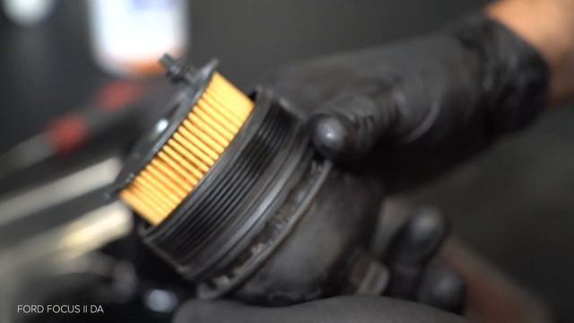 How to change oil filter and engine oil on FORD FOCUS MK2 [TUTORIAL AUTODOC] смотреть онлайн