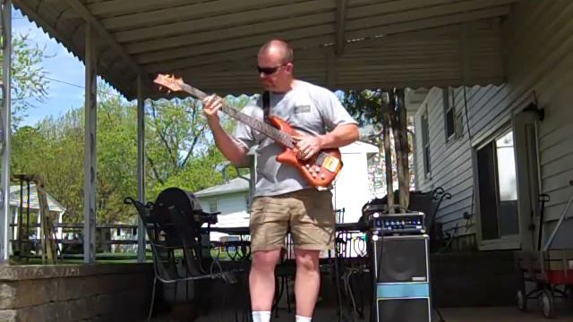 Primus - Tommy the Cat bass riff смотреть онлайн